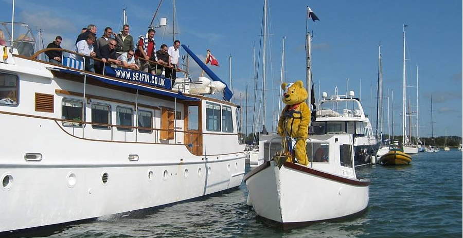 Pudsey greets passing yachts