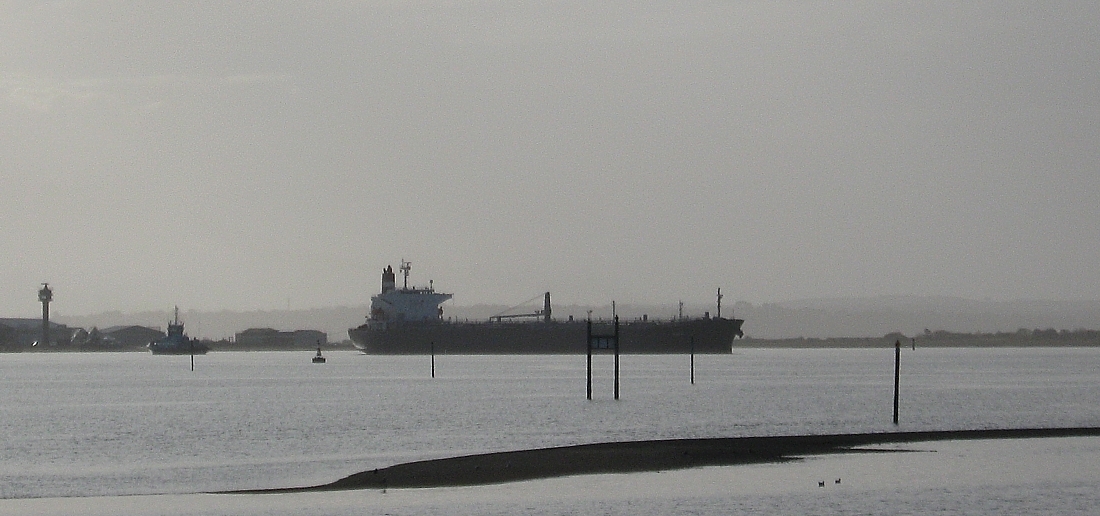 Tankship Riga past Hamble Point